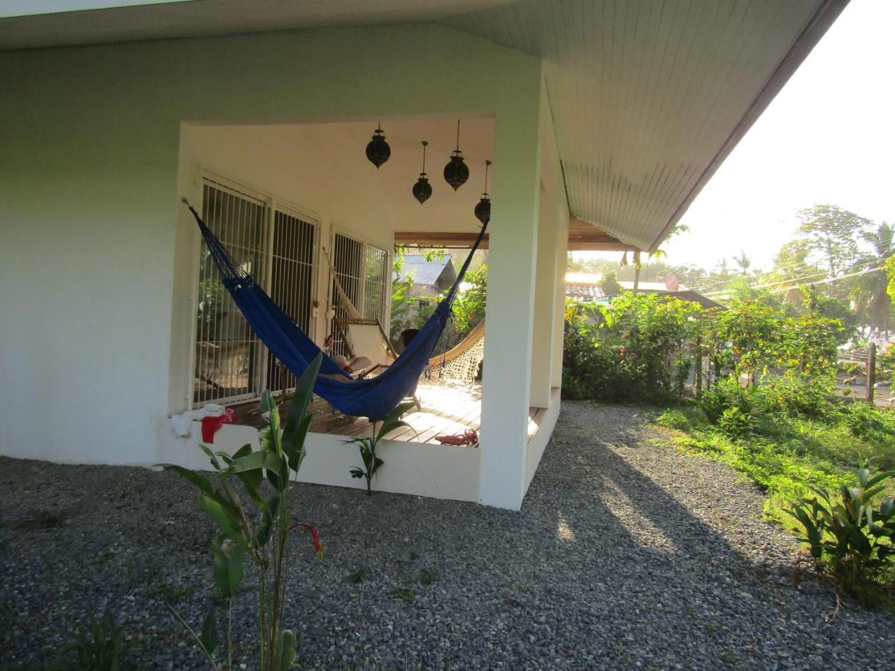 Вілла Pineapple House Manzanillo Екстер'єр фото